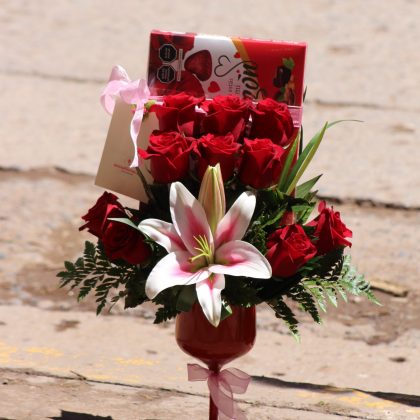 Rosas y chocolate en copa