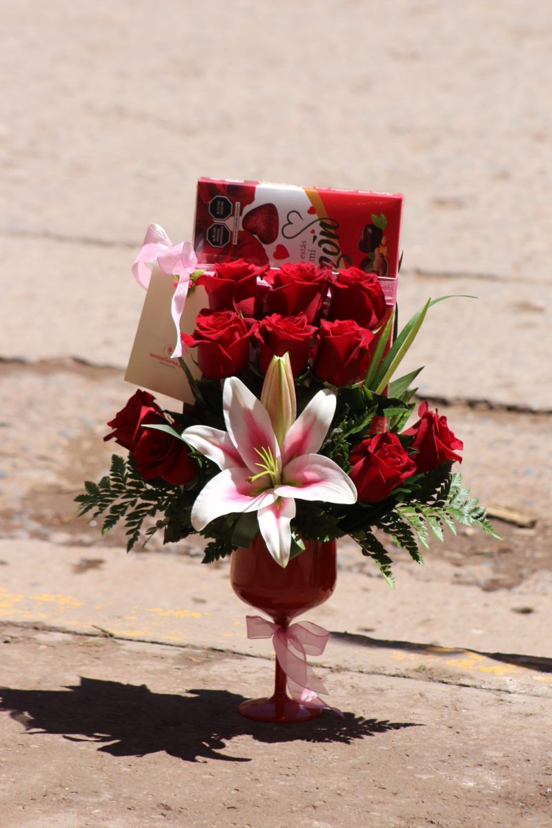 Rosas y chocolate en copa