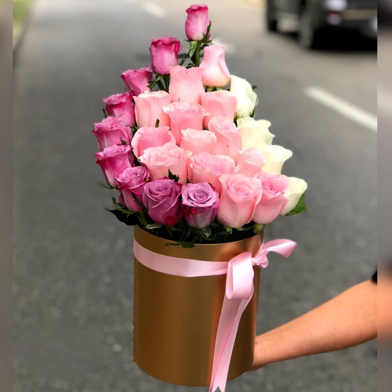 box con 27 rosas