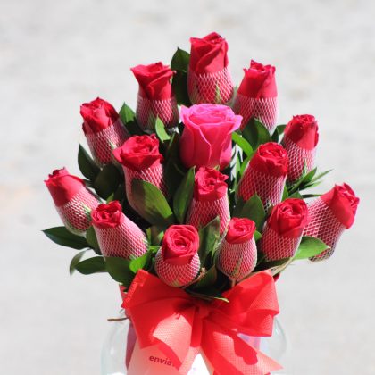 pecera de 15 rosas rojas