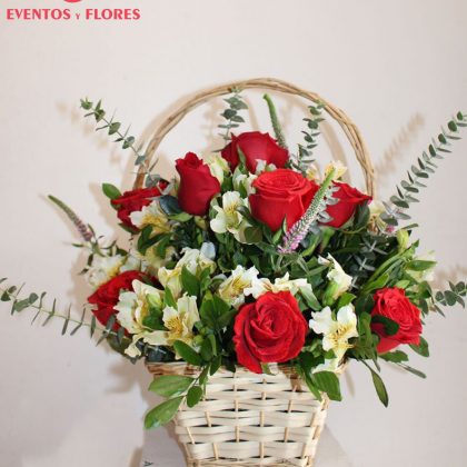canasta de 12 rosas