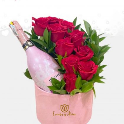 🌸✨ Box Rosada Glamour: el regalo perfecto para momentos especiales en Cusco. 🎀🌹