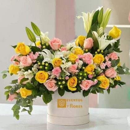 🌸✨ Dulce Amanecer – Box de Rosas, Lirios & Claveles