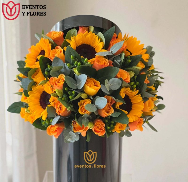 🌻✨ Brillo Dorado – Box Negro con Rosas & Girasoles